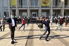 14-Welttanztag-Demonstration-zu-Tanzen-ist-systemrelevant